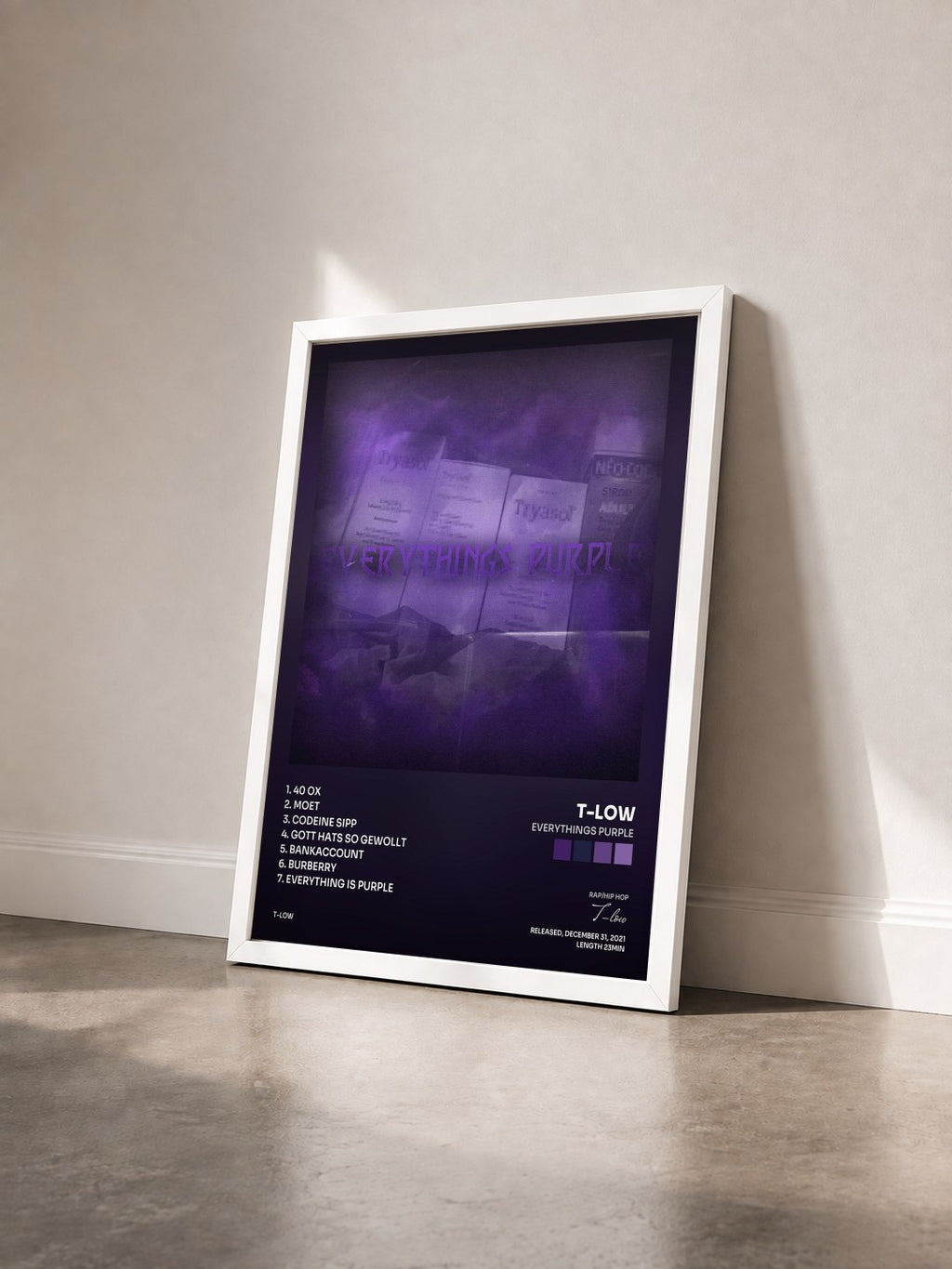 #blanc Tableau de l'album EVERYTHINGS PURPLE de T-low vu de trois quarts, cadre blanc