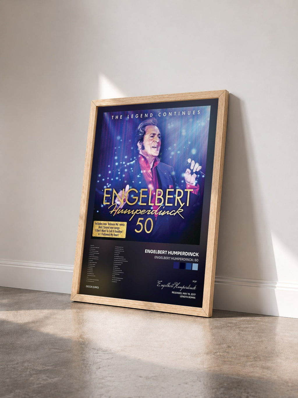#bois Tableau de l'album Engelbert Humperdinck: 50 de Engelbert Humperdinck vu de trois quarts, cadre en bois brut