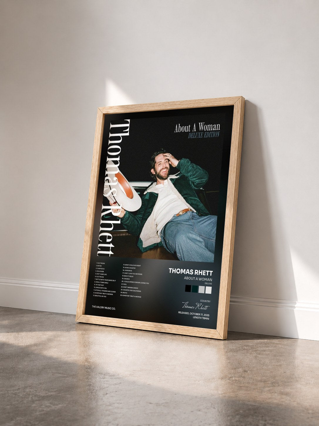 #bois Tableau de l'album About A Woman (Deluxe) de Thomas Rhett vu de trois quarts, cadre en bois brut