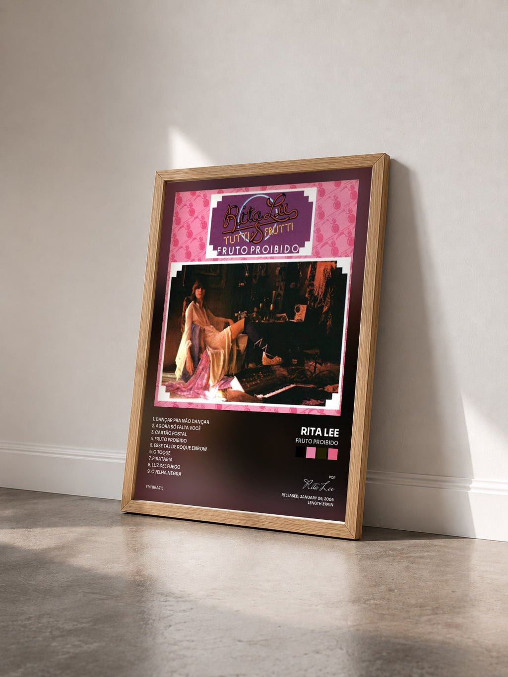 #bois Tableau de l'album Fruto Proibido de Rita Lee vu de trois quarts, cadre en bois brut