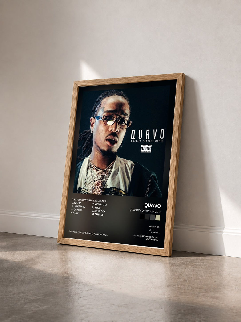 #bois Tableau de l'album Quality Control Music de Quavo vu de trois quarts, cadre en bois brut