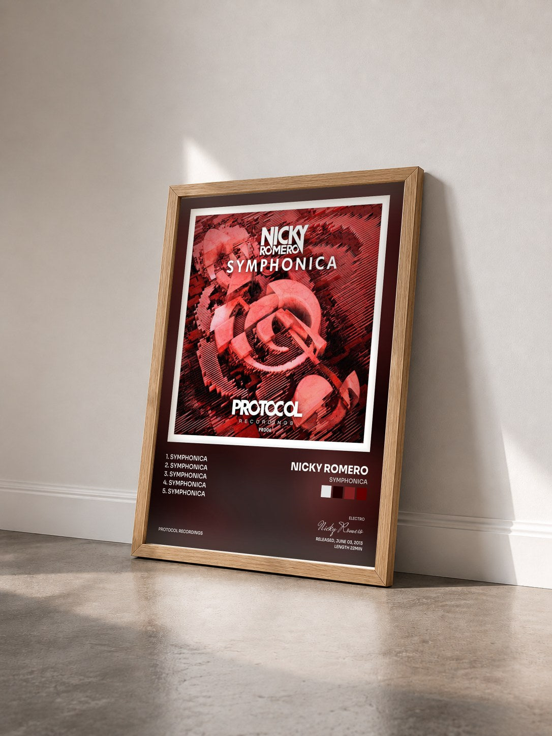 #bois Tableau de l'album Symphonica de Nicky Romero vu de trois quarts, cadre en bois brut
