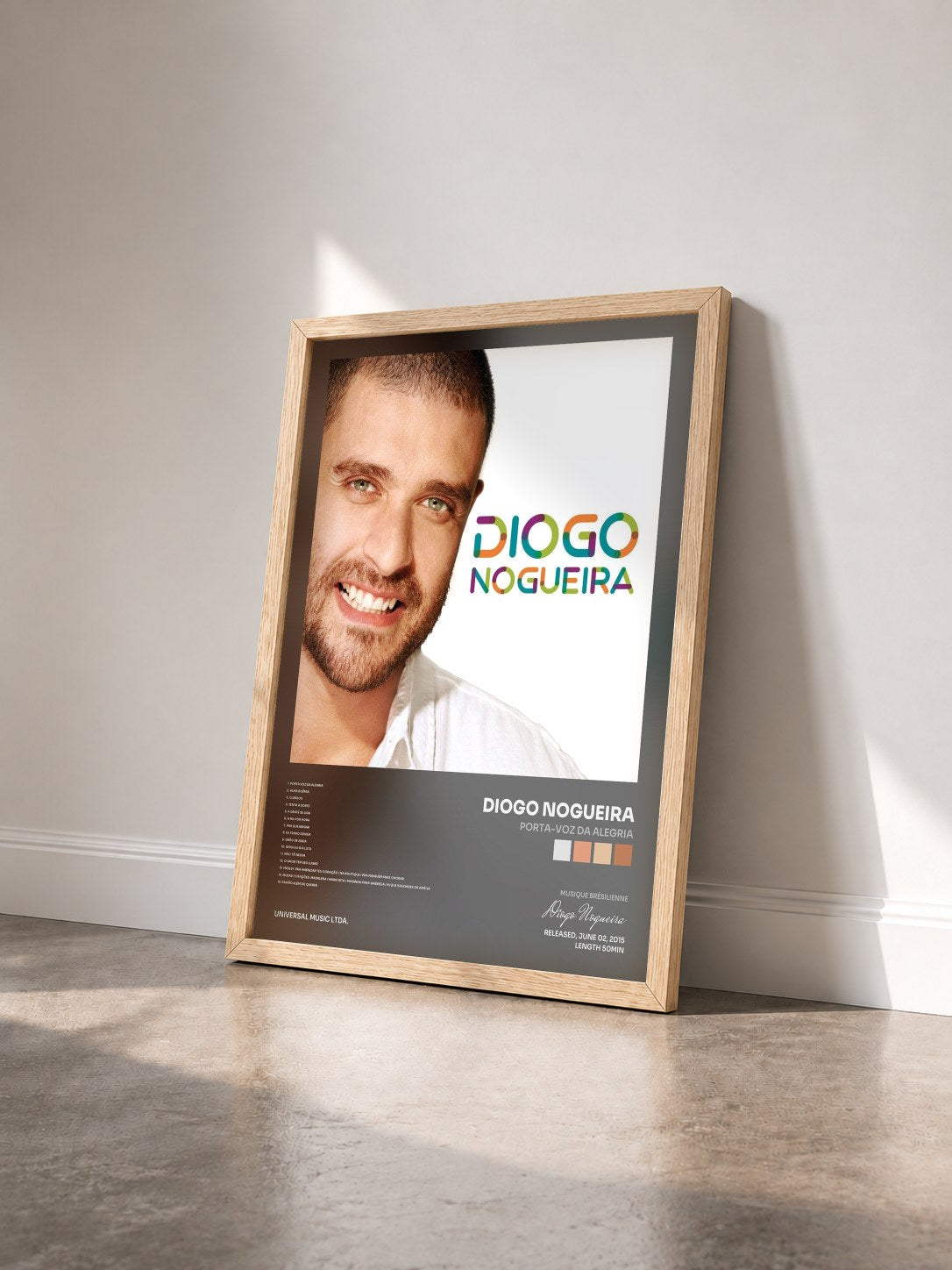 #bois Tableau de l'album Porta-Voz Da Alegria de Diogo Nogueira vu de trois quarts, cadre en bois brut