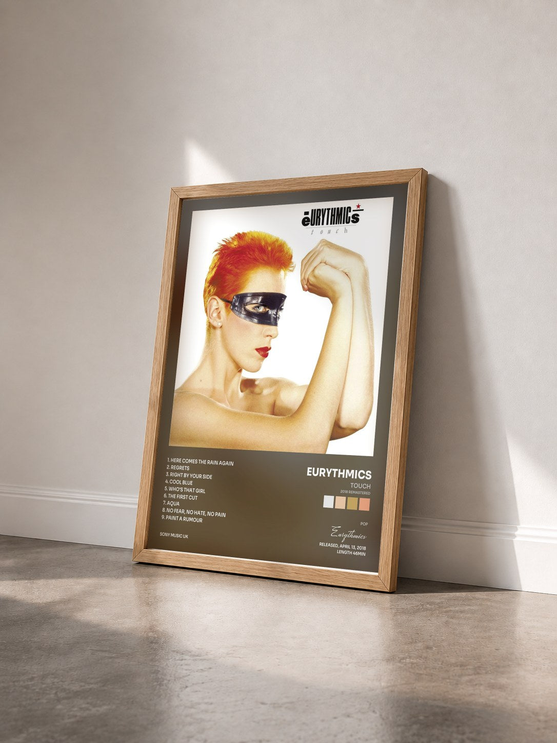 #bois Tableau de l'album Touch (2018 Remastered) de Eurythmics vu de trois quarts, cadre en bois brut
