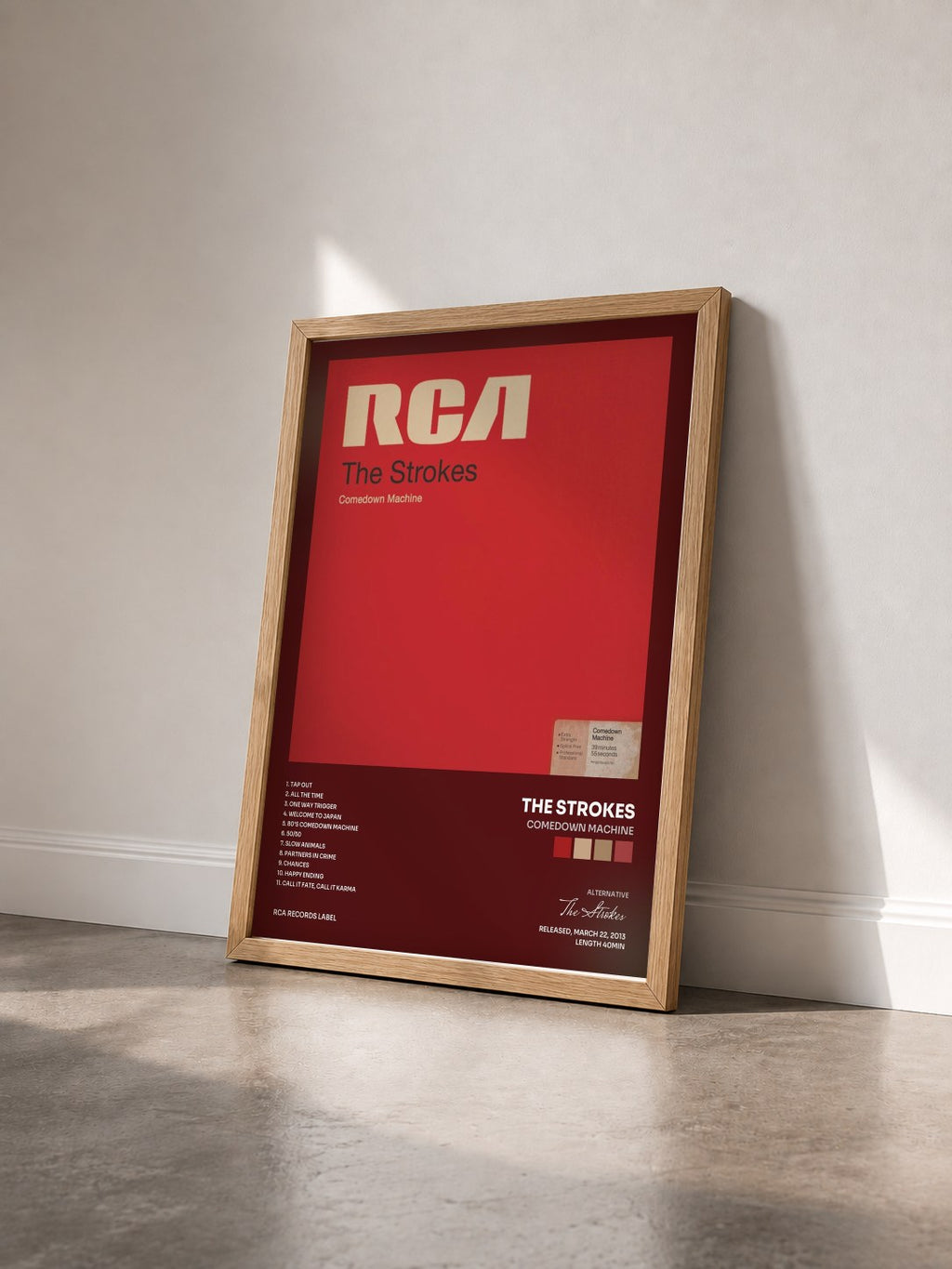 #bois Tableau de l'album Comedown Machine de The Strokes vu de trois quarts, cadre en bois brut