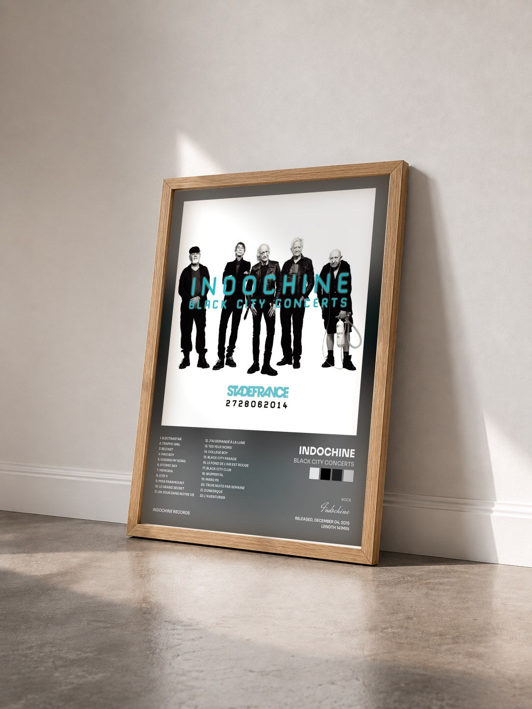 #bois Tableau de l'album Black City concerts de Indochine vu de trois quarts, cadre en bois brut