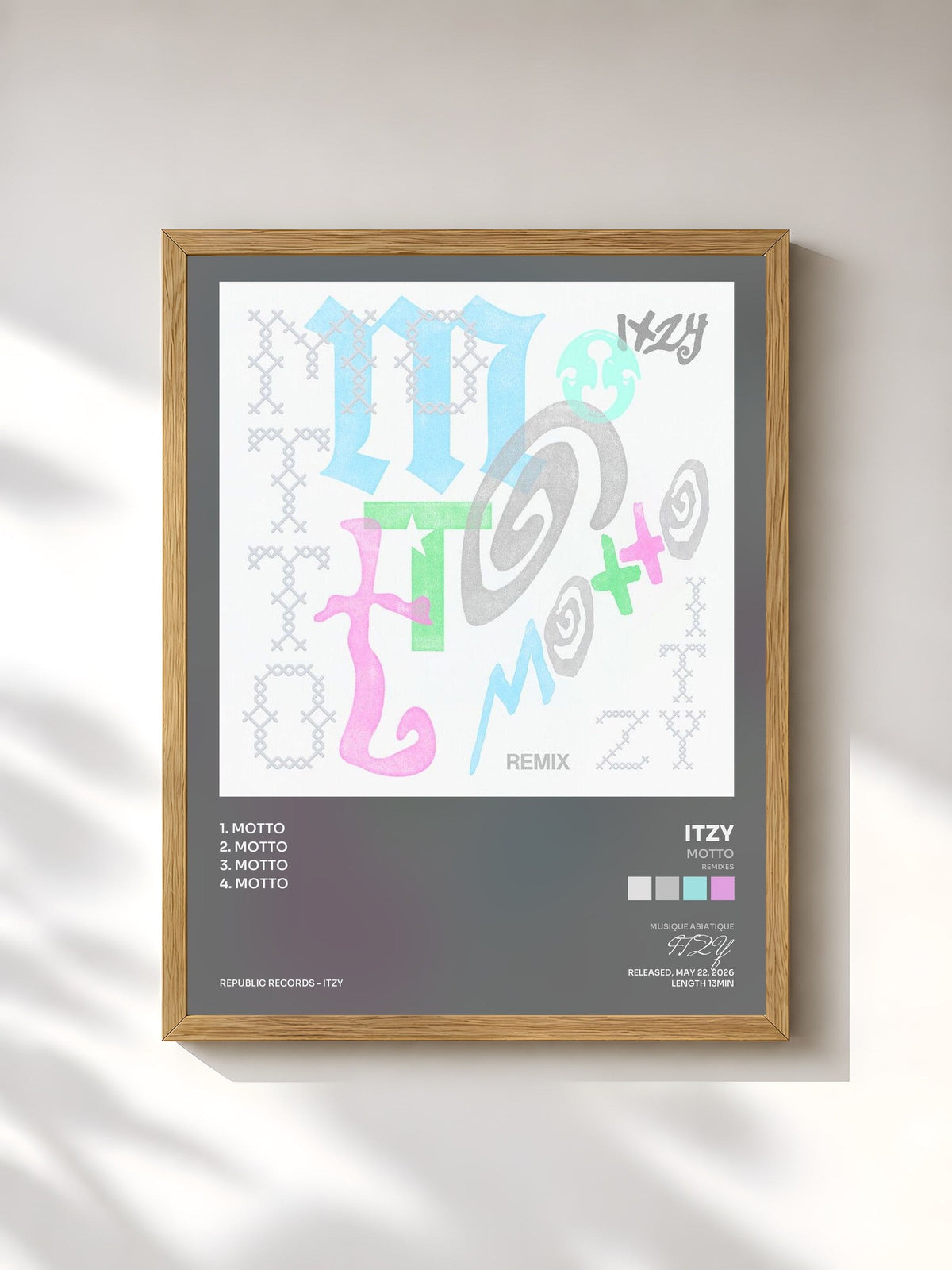 #bois Tableau de l'album Motto (Remixes) de ITZY, cadre en bois brut, imprimé et encadré en France