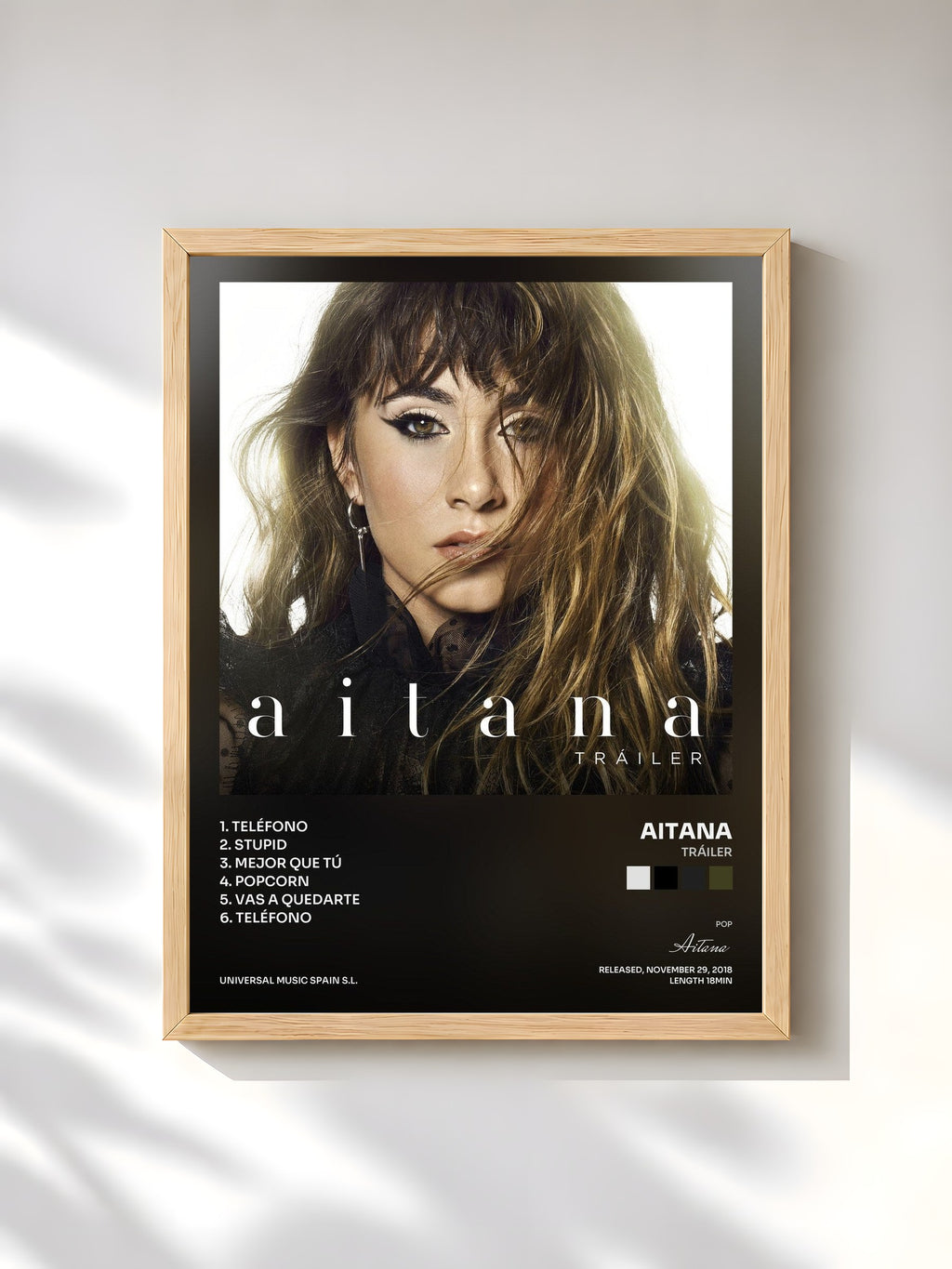 #bois Tableau de l'album Tráiler de Aitana, cadre en bois brut, imprimé et encadré en France