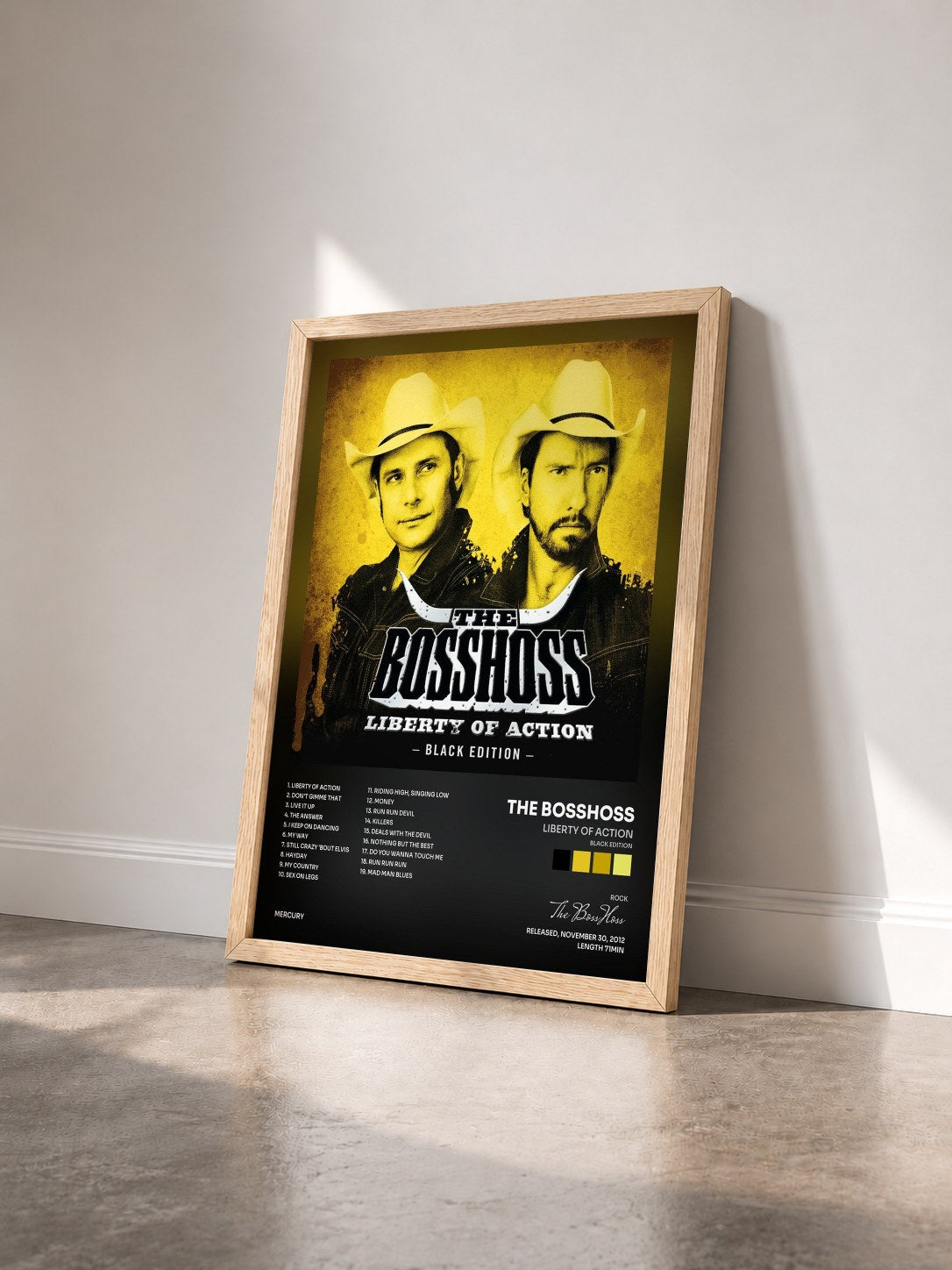 #bois Tableau de l'album Liberty Of Action (Black Edition) de The BossHoss vu de trois quarts, cadre en bois brut