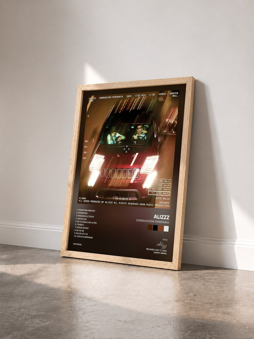 #bois Tableau de l'album Conducción Temeraria de Alizzz vu de trois quarts, cadre en bois brut