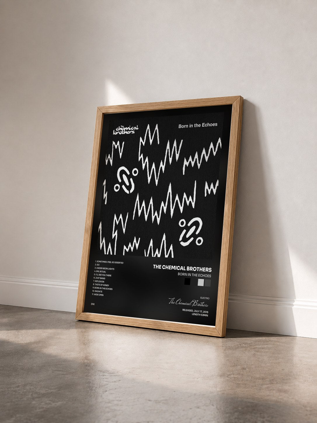 #bois Tableau de l'album Born In The Echoes de The Chemical Brothers vu de trois quarts, cadre en bois brut