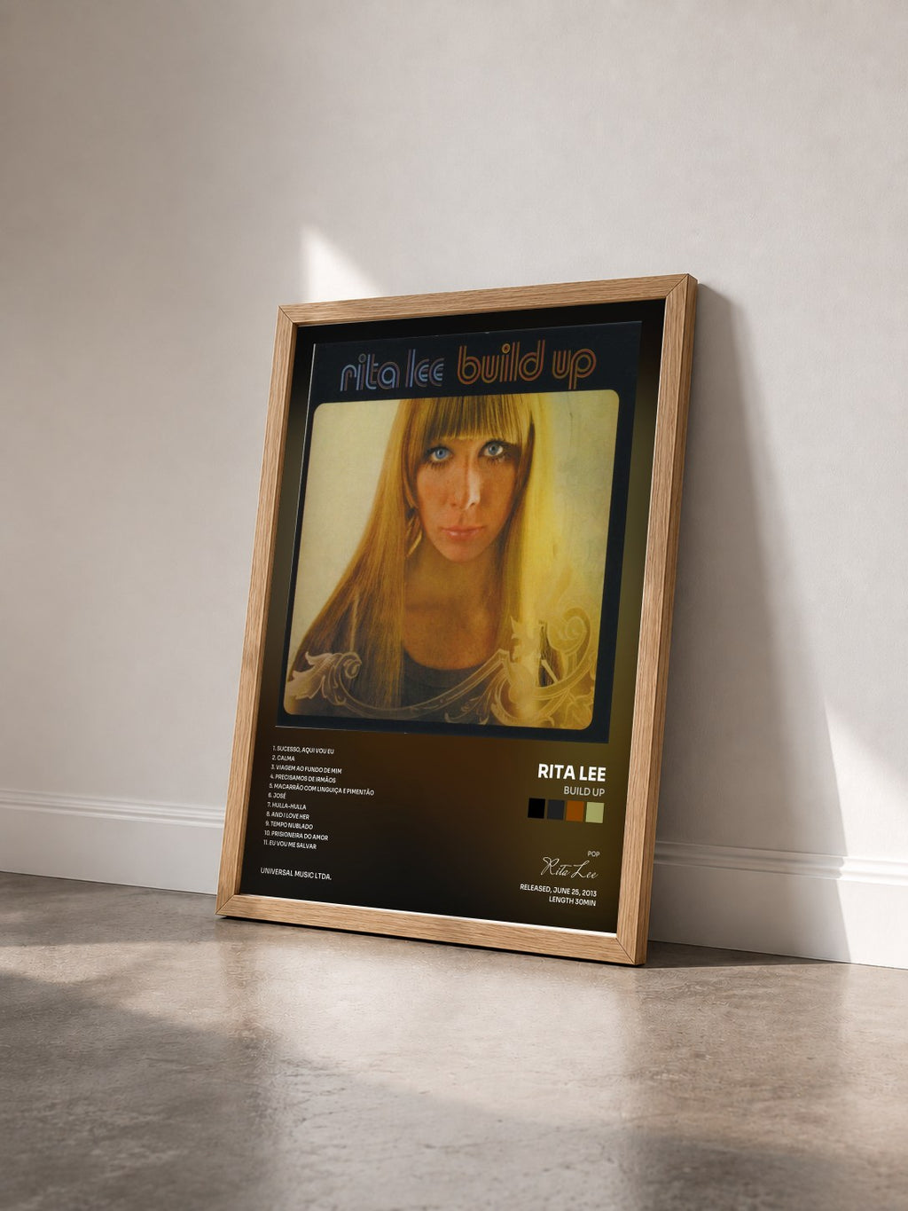 #bois Tableau de l'album Build Up de Rita Lee vu de trois quarts, cadre en bois brut