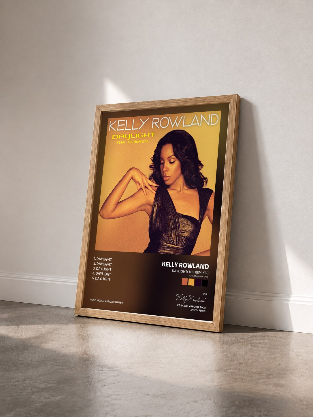 #bois Tableau de l'album Daylight: The Remixes (feat. Travis McCoy) de Kelly Rowland vu de trois quarts, cadre en bois brut