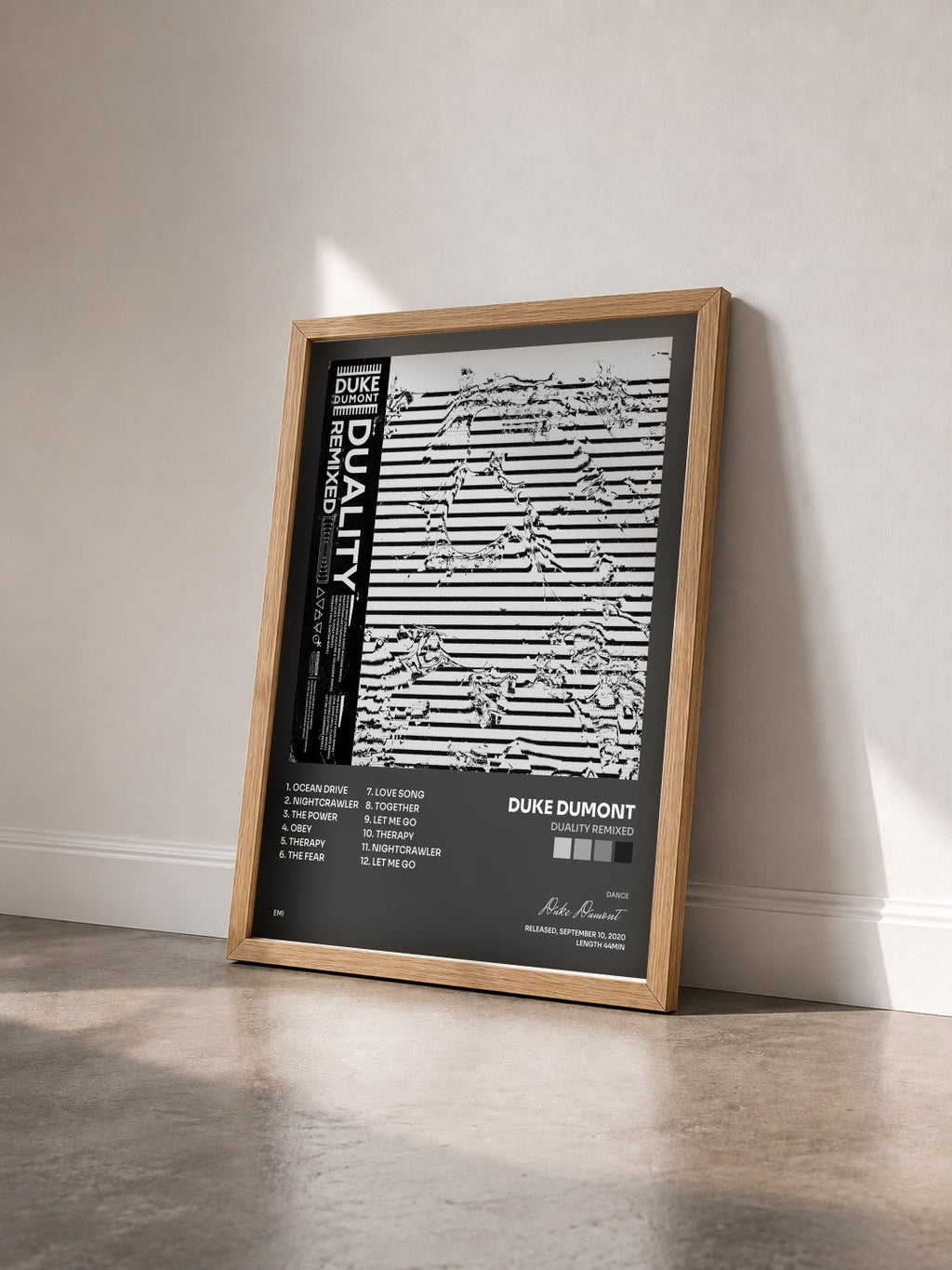 #bois Tableau de l'album Duality Remixed de Duke Dumont vu de trois quarts, cadre en bois brut