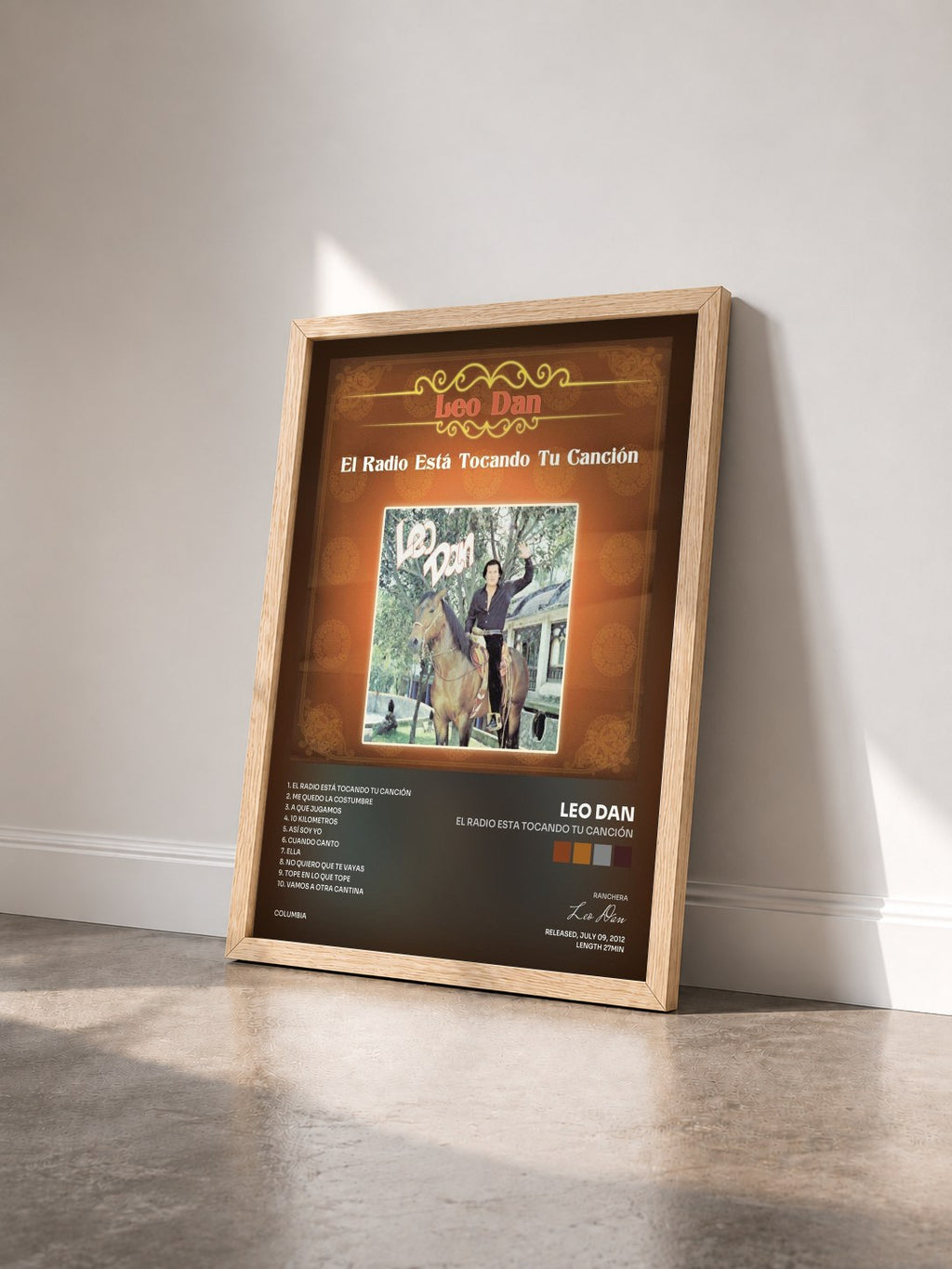 #bois Tableau de l'album El Radio Esta Tocando Tu Canción de Leo Dan vu de trois quarts, cadre en bois brut