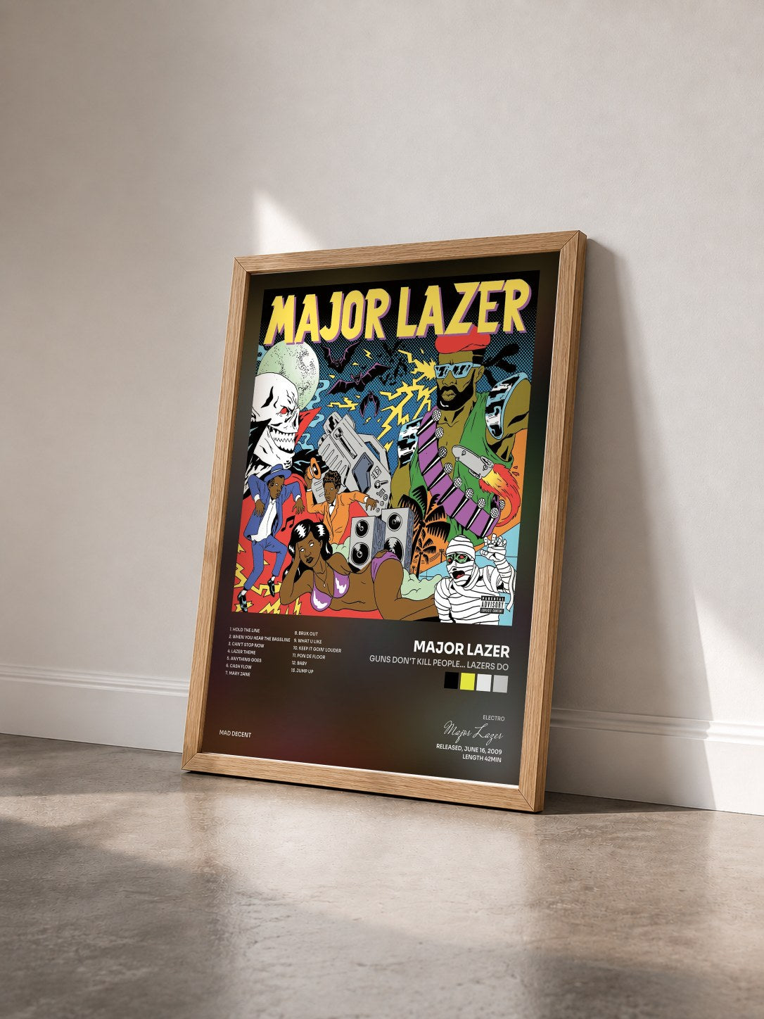 #bois Tableau de l'album Guns Don't Kill People... Lazers Do de Major Lazer vu de trois quarts, cadre en bois brut