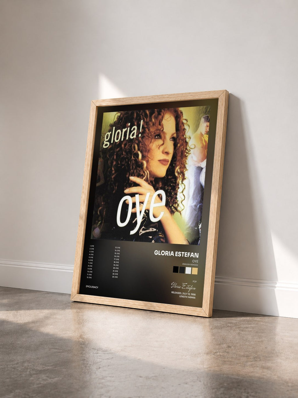#bois Tableau de l'album Oye (English Remixes) de Gloria Estefan vu de trois quarts, cadre en bois brut