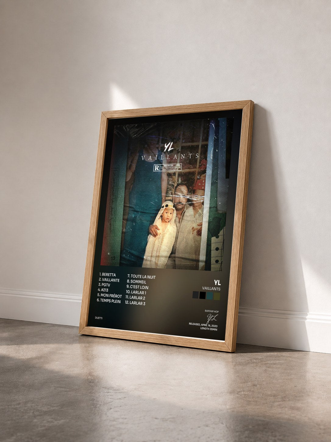 #bois Tableau de l'album Vaillants de YL vu de trois quarts, cadre en bois brut