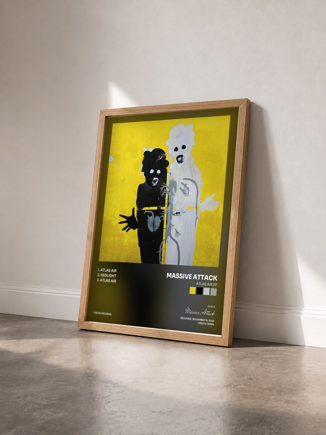 #bois Tableau de l'album Atlas Air EP de Massive Attack vu de trois quarts, cadre en bois brut