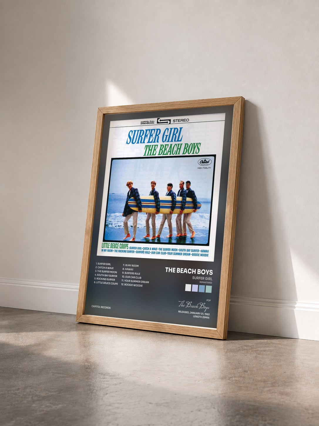 #bois Tableau de l'album Surfer Girl (Remastered) de The Beach Boys vu de trois quarts, cadre en bois brut