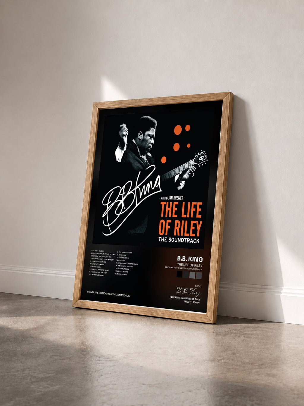 #bois Tableau de l'album The Life Of Riley (Original Motion Picture Soundtrack) de B.B. King vu de trois quarts, cadre en bois brut