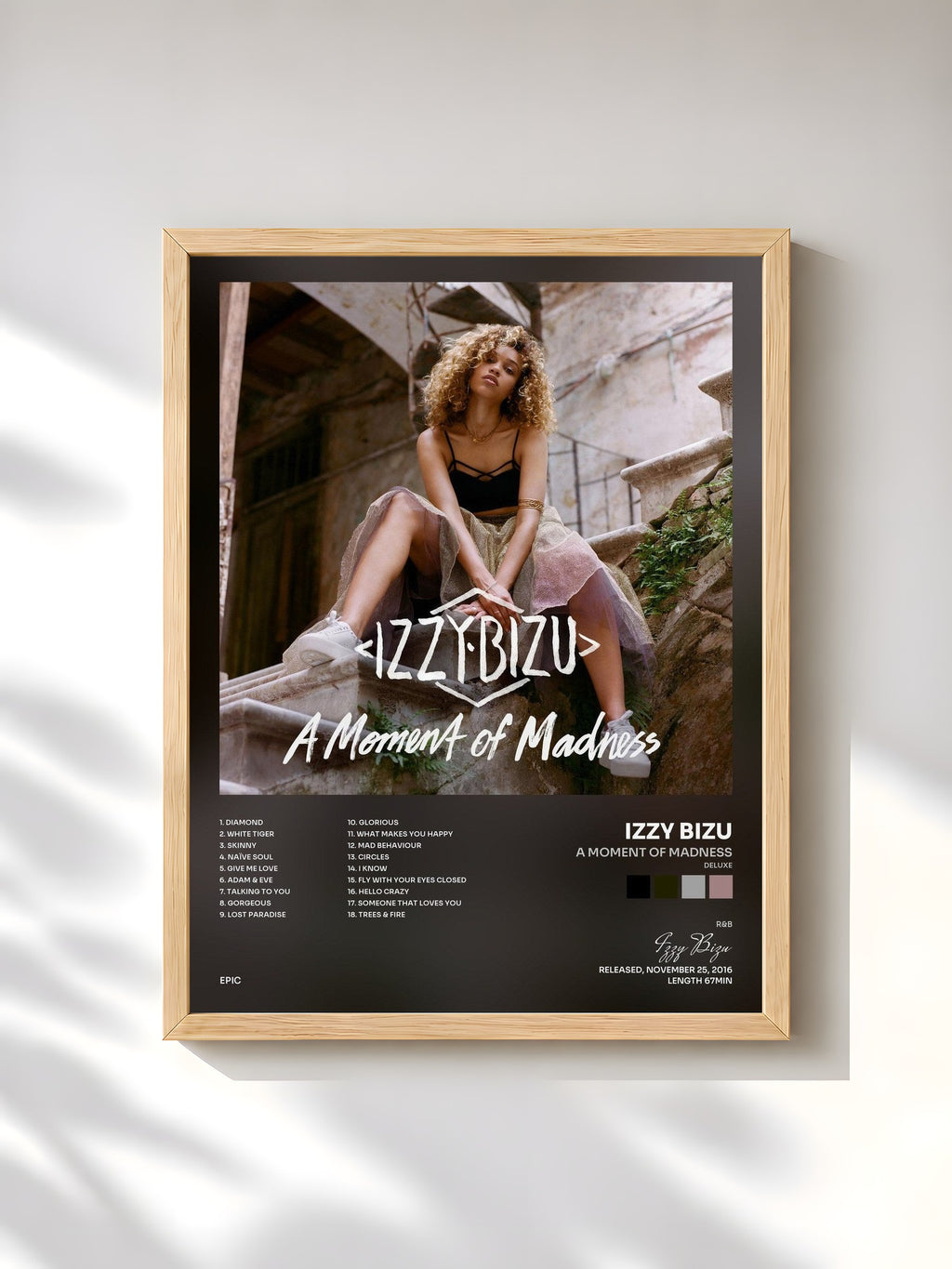 #bois Tableau de l'album A Moment of Madness (Deluxe) de Izzy Bizu, cadre en bois brut, imprimé et encadré en France