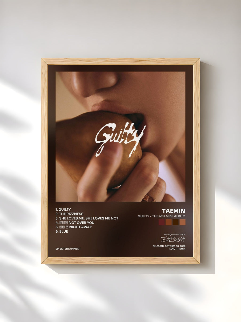 #bois Tableau de l'album Guilty - The 4th Mini Album de TAEMIN, cadre en bois brut, imprimé et encadré en France