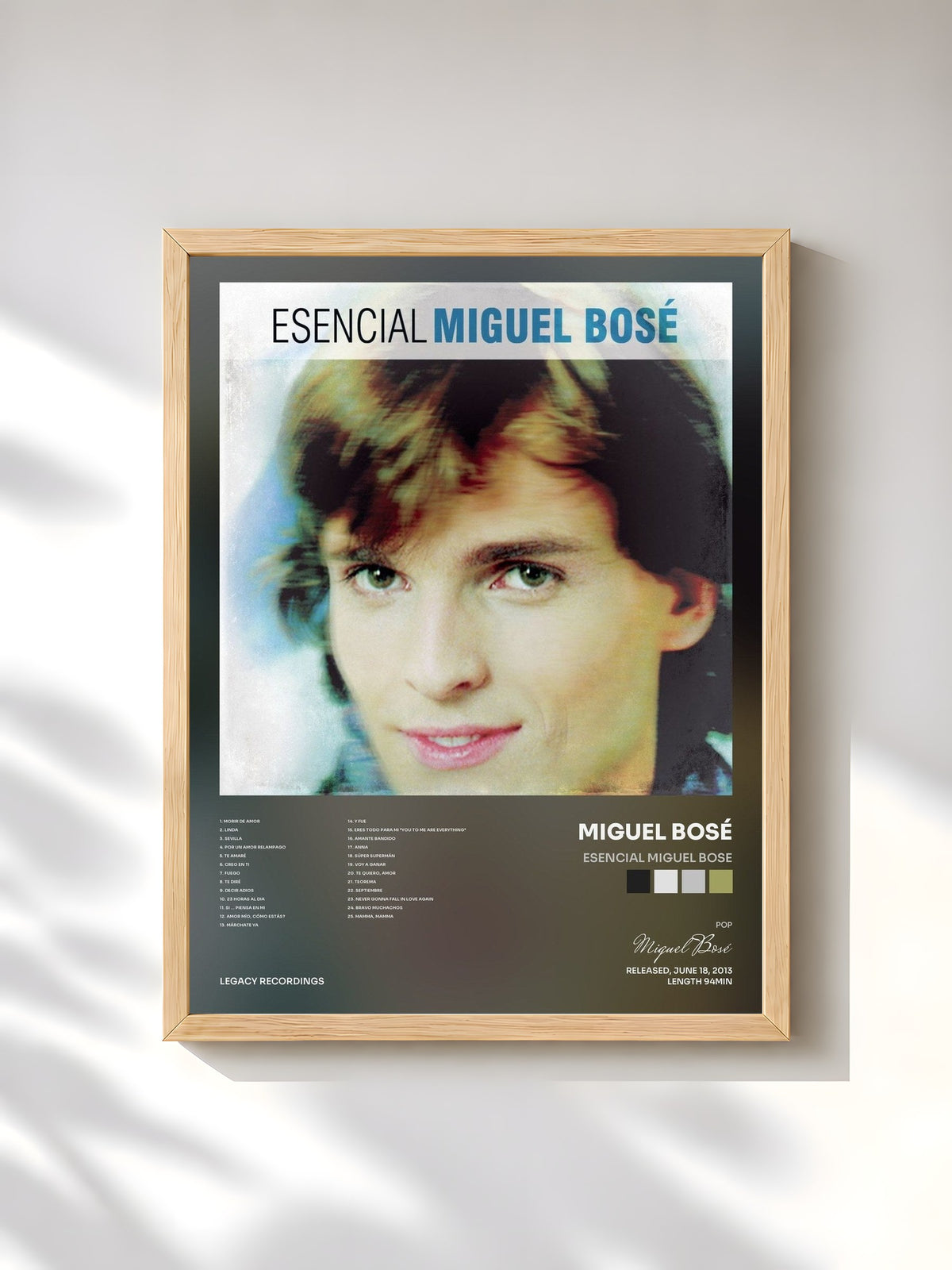 #bois Tableau de l'album Esencial Miguel Bose de Miguel Bosé, cadre en bois brut, imprimé et encadré en France