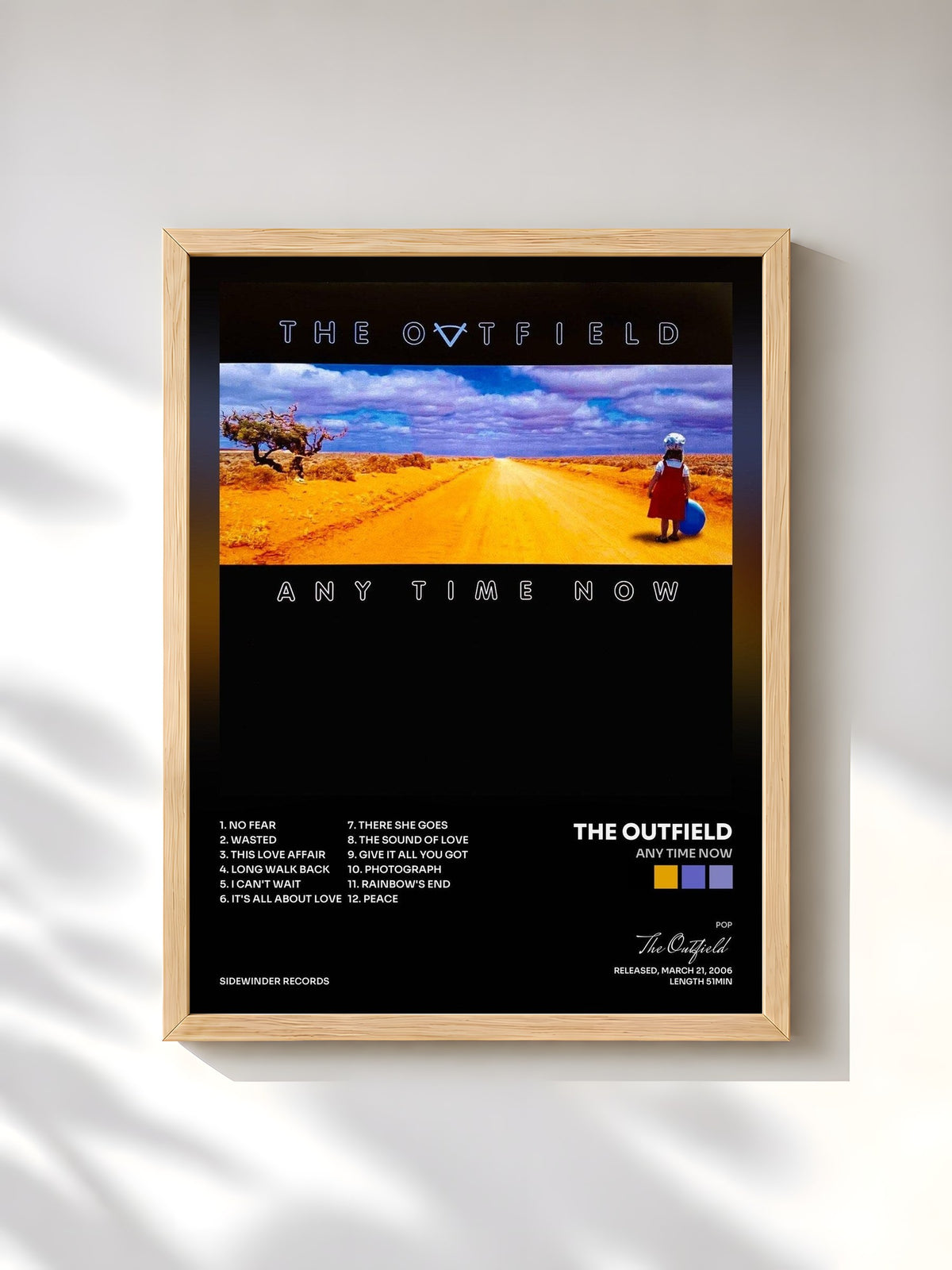 #bois Tableau de l'album Any Time Now de The Outfield, cadre en bois brut, imprimé et encadré en France