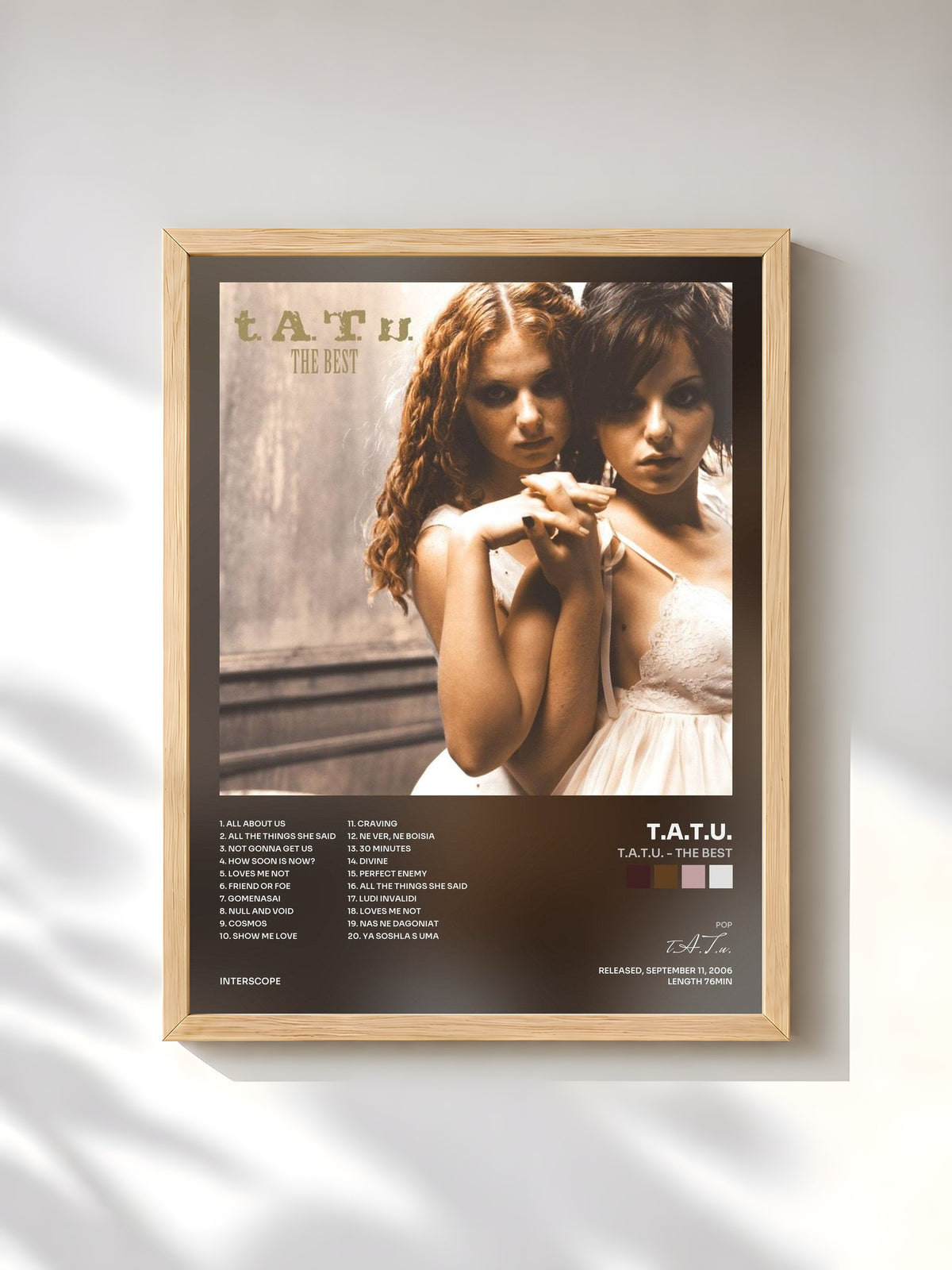 #bois Tableau de l'album t.A.T.u. - The Best de t.A.T.u., cadre en bois brut, imprimé et encadré en France