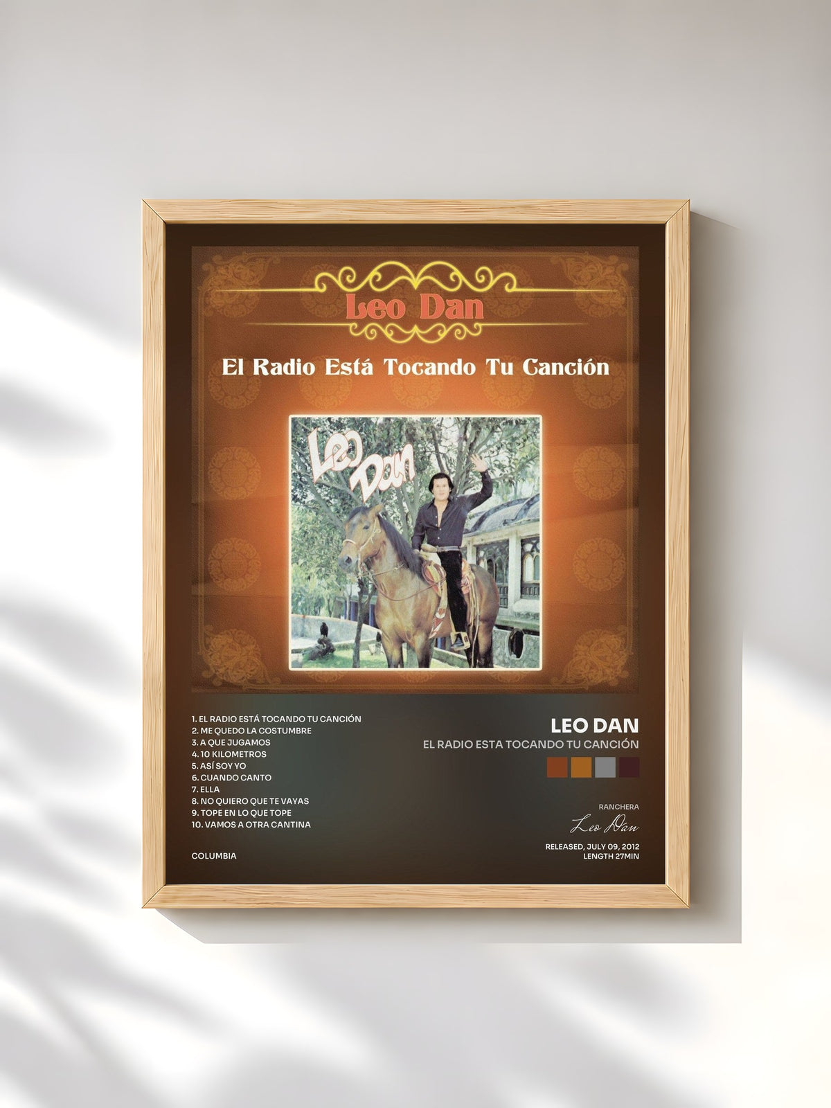 #bois Tableau de l'album El Radio Esta Tocando Tu Canción de Leo Dan, cadre en bois brut, imprimé et encadré en France