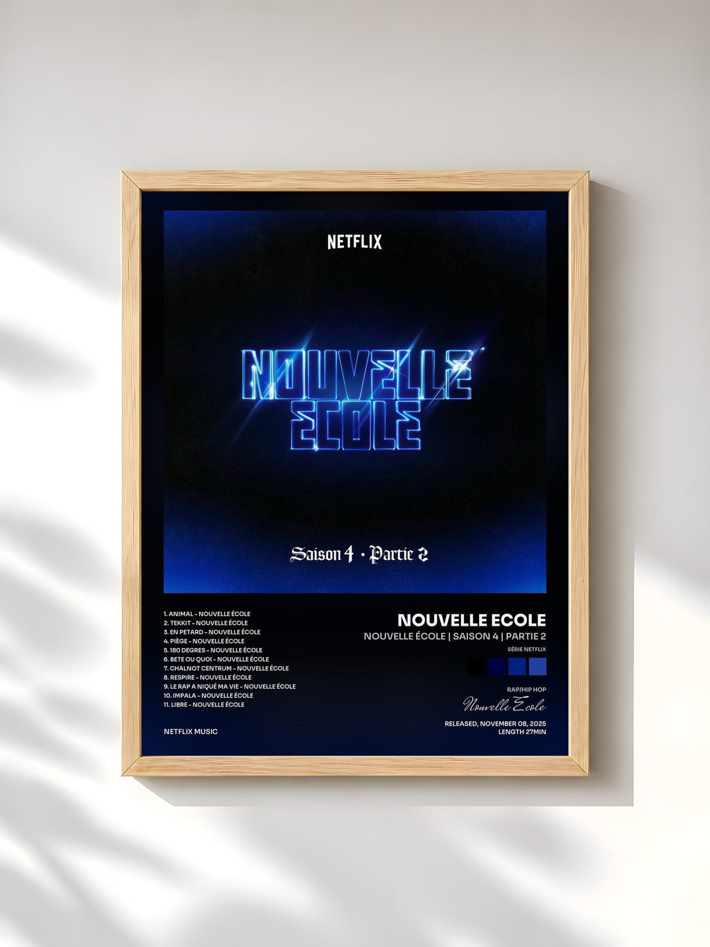 #bois Tableau de l'album Nouvelle École | Saison 4 | Partie 2 (Série Netflix) de Nouvelle Ecole, cadre en bois brut, imprimé et encadré en France