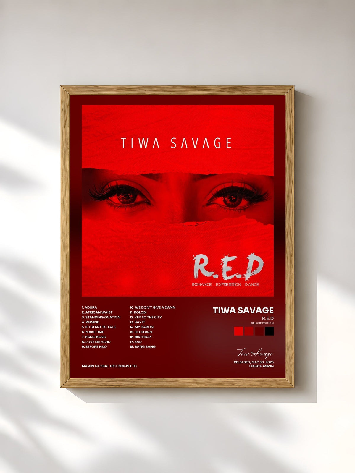 #bois Tableau de l'album R.E.D (Deluxe Edition) de Tiwa Savage, cadre en bois brut, imprimé et encadré en France