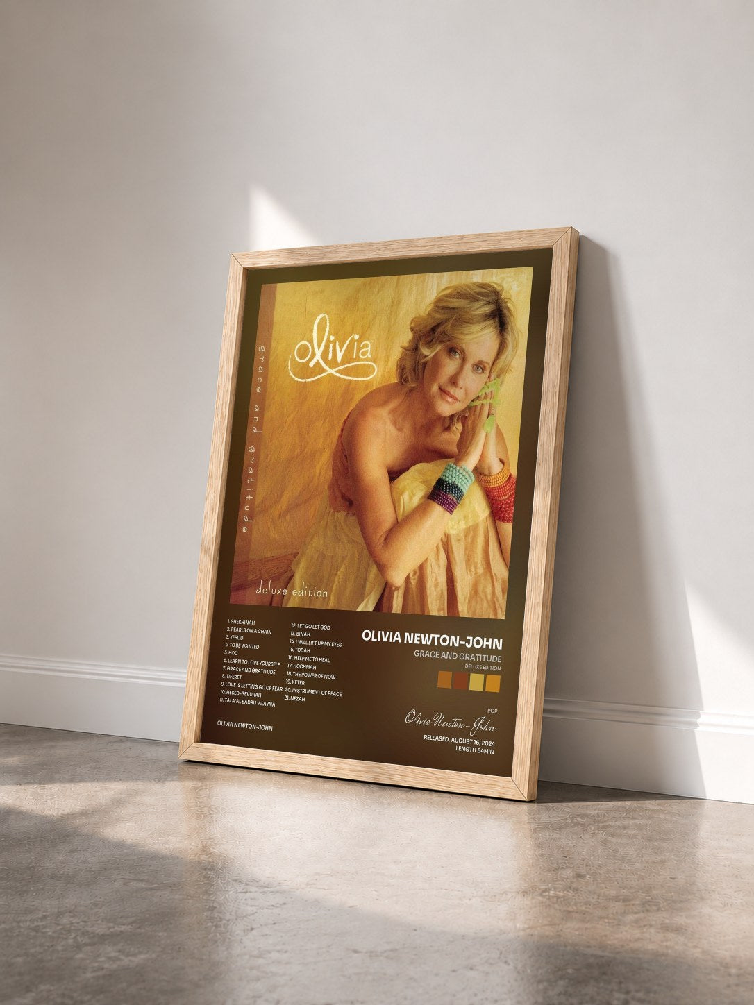 #bois Tableau de l'album Grace And Gratitude (Deluxe Edition) de Olivia Newton-John vu de trois quarts, cadre en bois brut