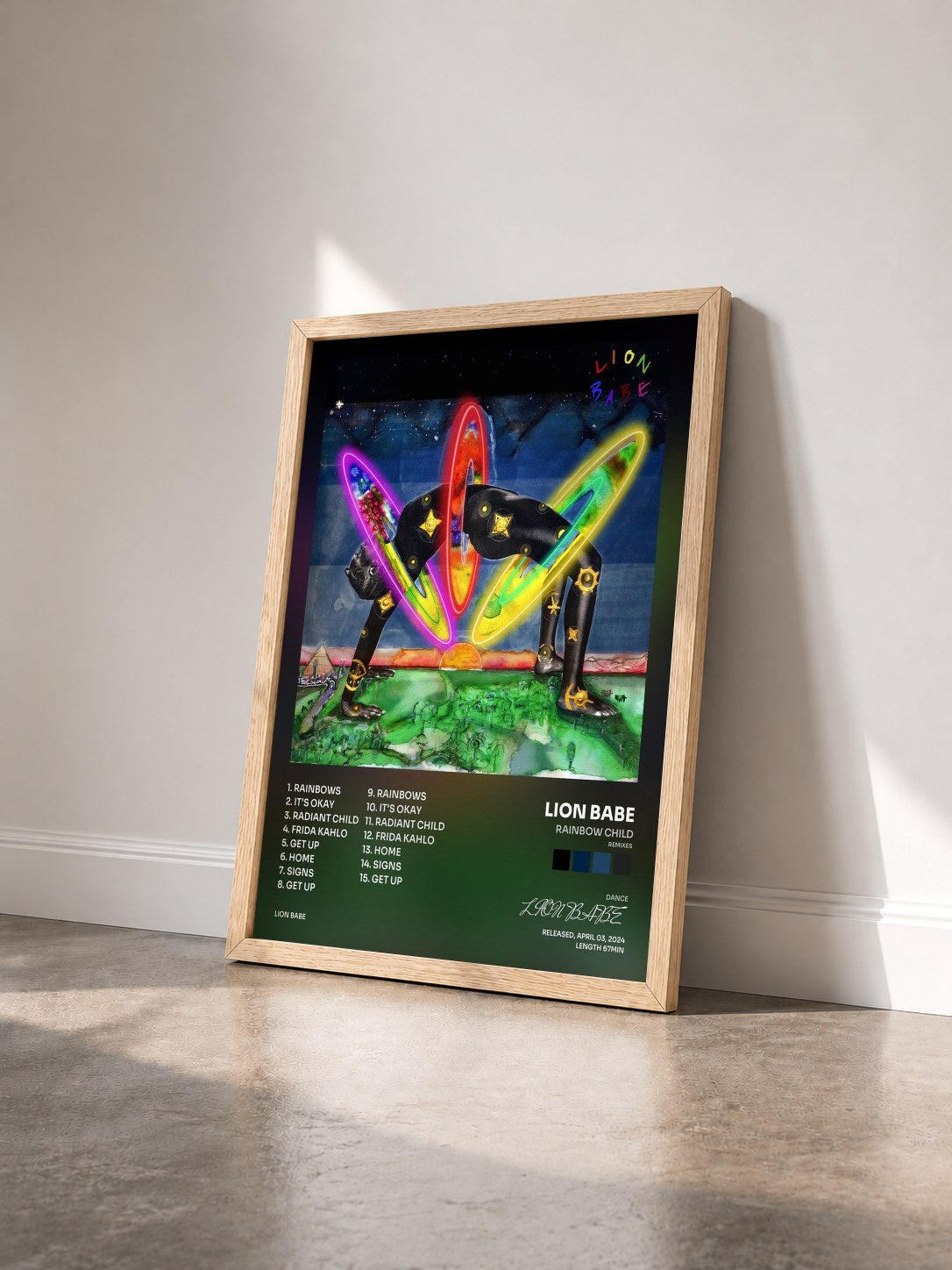 #bois Tableau de l'album Rainbow Child (Remixes) de LION BABE vu de trois quarts, cadre en bois brut