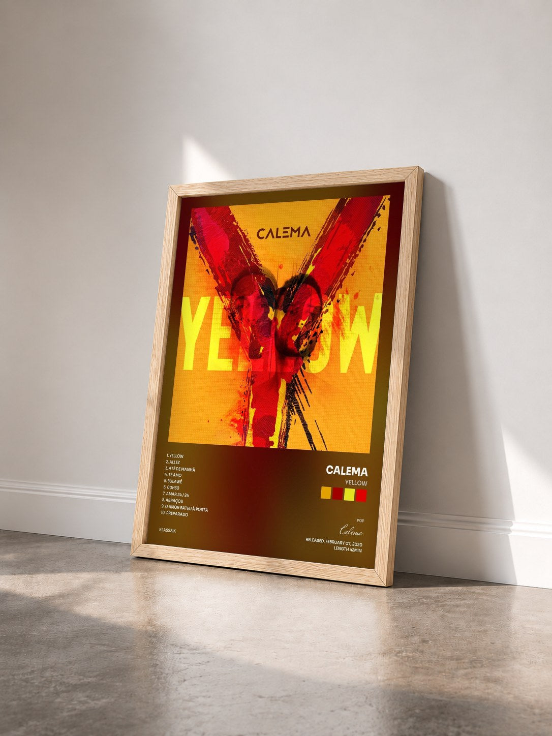 #bois Tableau de l'album Yellow de Calema vu de trois quarts, cadre en bois brut