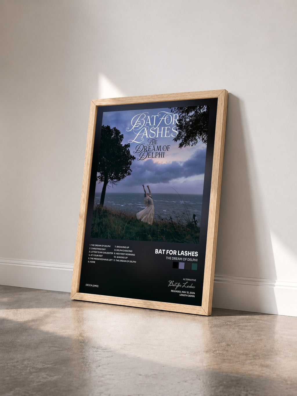 #bois Tableau de l'album The Dream of Delphi de Bat for Lashes vu de trois quarts, cadre en bois brut