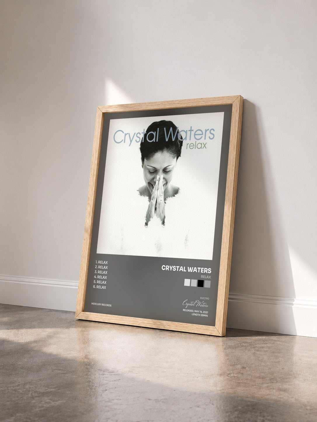 #bois Tableau de l'album Relax de Crystal Waters vu de trois quarts, cadre en bois brut