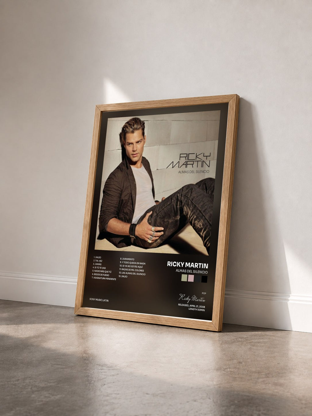 #bois Tableau de l'album Almas Del Silencio de Ricky Martin vu de trois quarts, cadre en bois brut