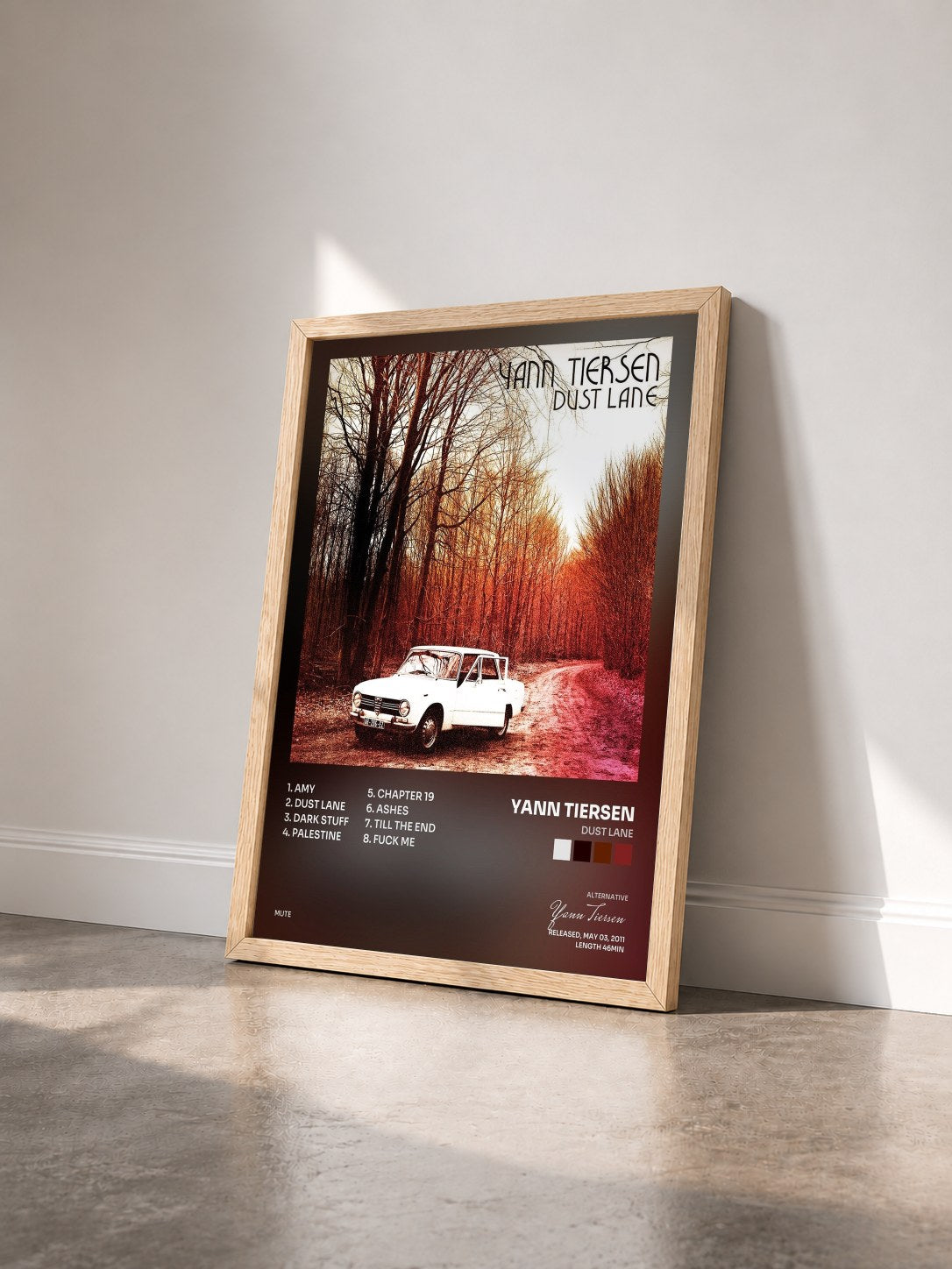 #bois Tableau de l'album Dust Lane de Yann Tiersen vu de trois quarts, cadre en bois brut