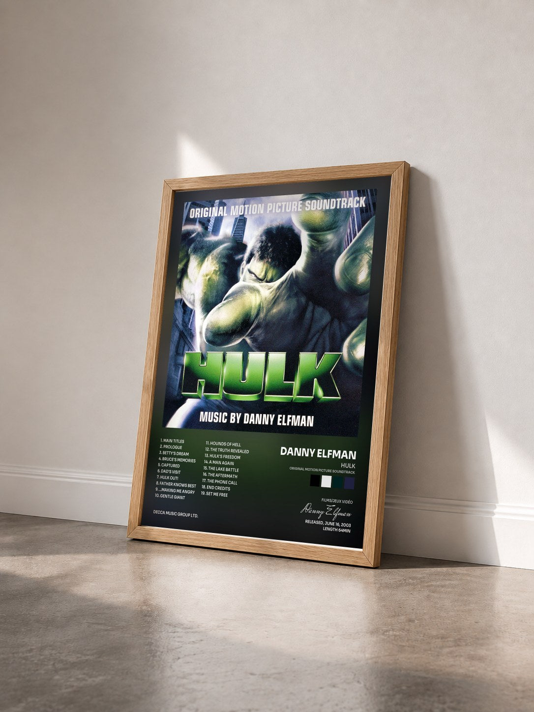 #bois Tableau de l'album Hulk (Original Motion Picture Soundtrack) de Danny Elfman vu de trois quarts, cadre en bois brut