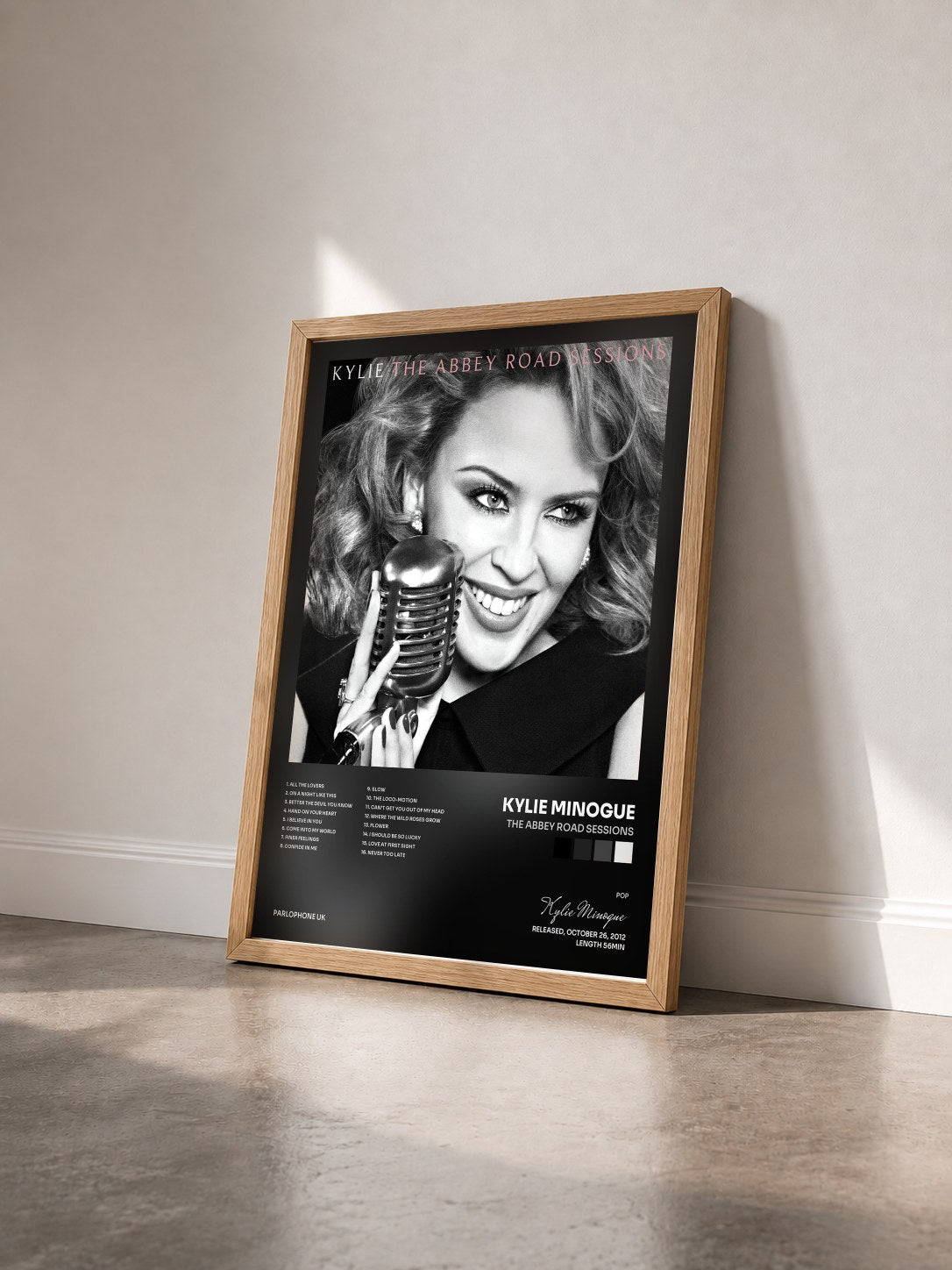#bois Tableau de l'album The Abbey Road Sessions de Kylie Minogue vu de trois quarts, cadre en bois brut