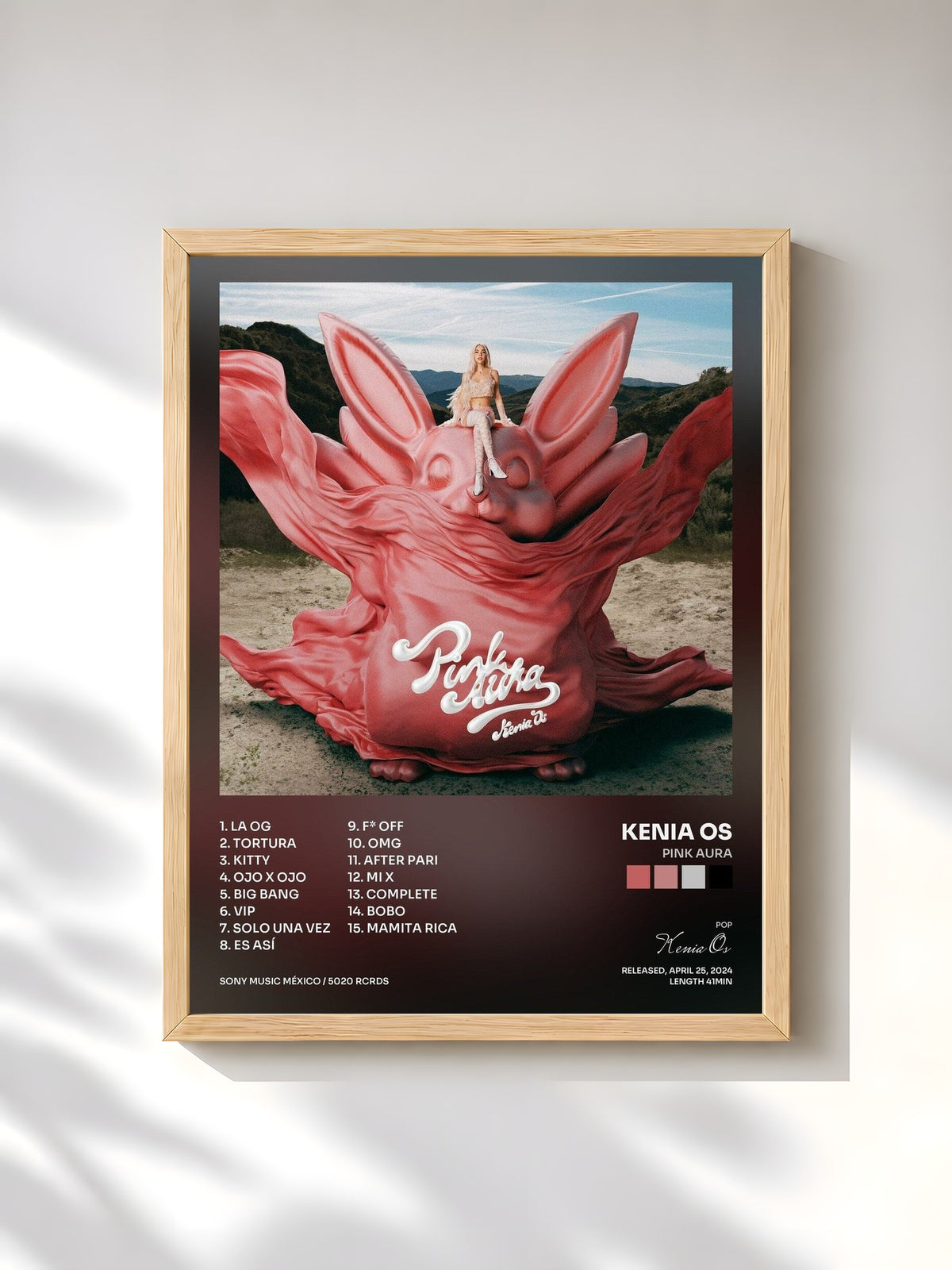 #bois Tableau de l'album Pink Aura de Kenia Os, cadre en bois brut, imprimé et encadré en France