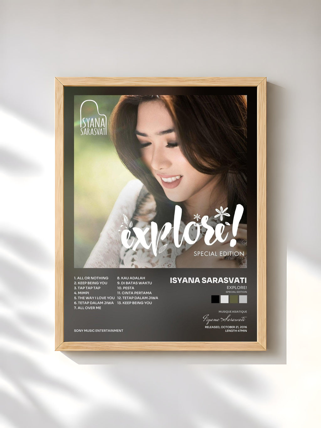 #bois Tableau de l'album EXPLORE! (Special Edition) de Isyana Sarasvati, cadre en bois brut, imprimé et encadré en France