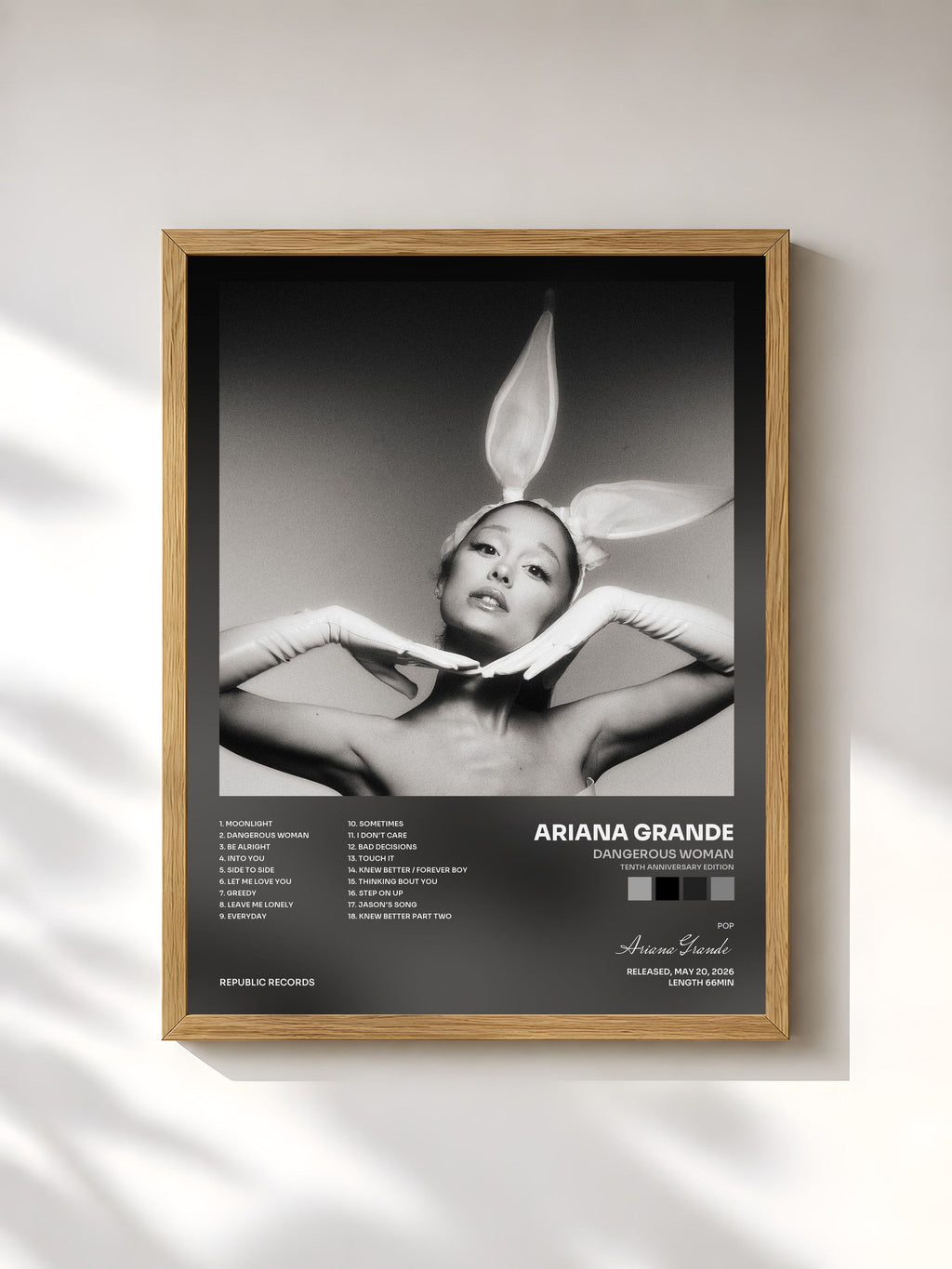 #bois Tableau de l'album Dangerous Woman (Tenth Anniversary Edition) de Ariana Grande, cadre en bois brut, imprimé et encadré en France
