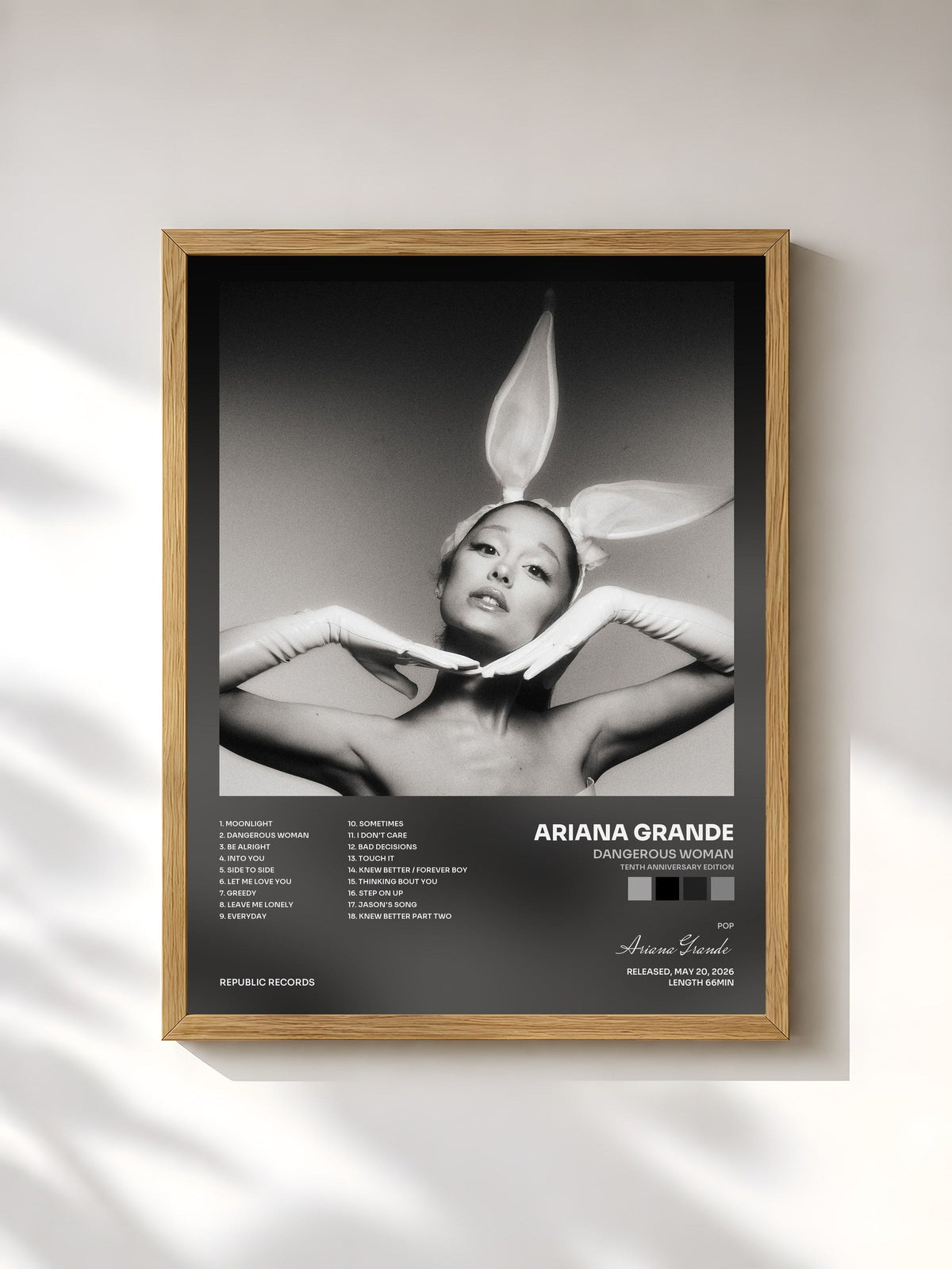 #bois Tableau de l'album Dangerous Woman (Tenth Anniversary Edition) de Ariana Grande, cadre en bois brut, imprimé et encadré en France