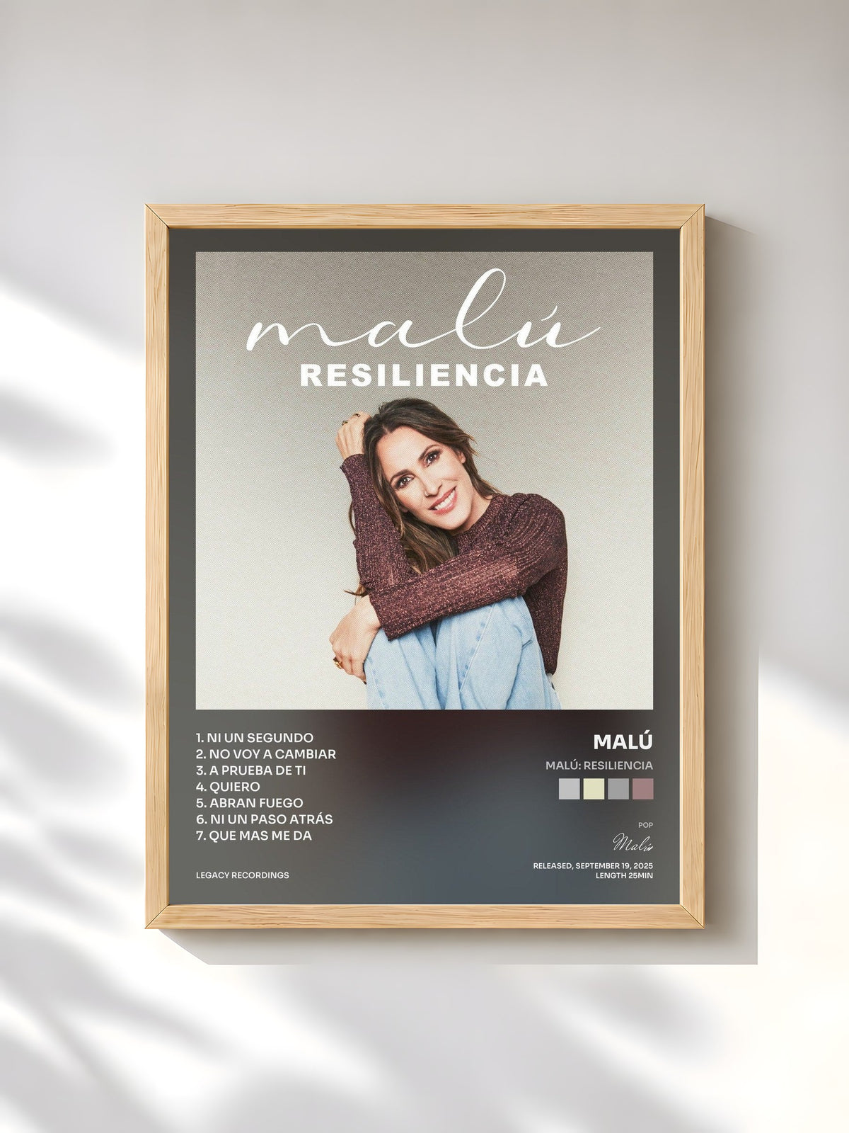 #bois Tableau de l'album Malú: resiliencia de Malú, cadre en bois brut, imprimé et encadré en France