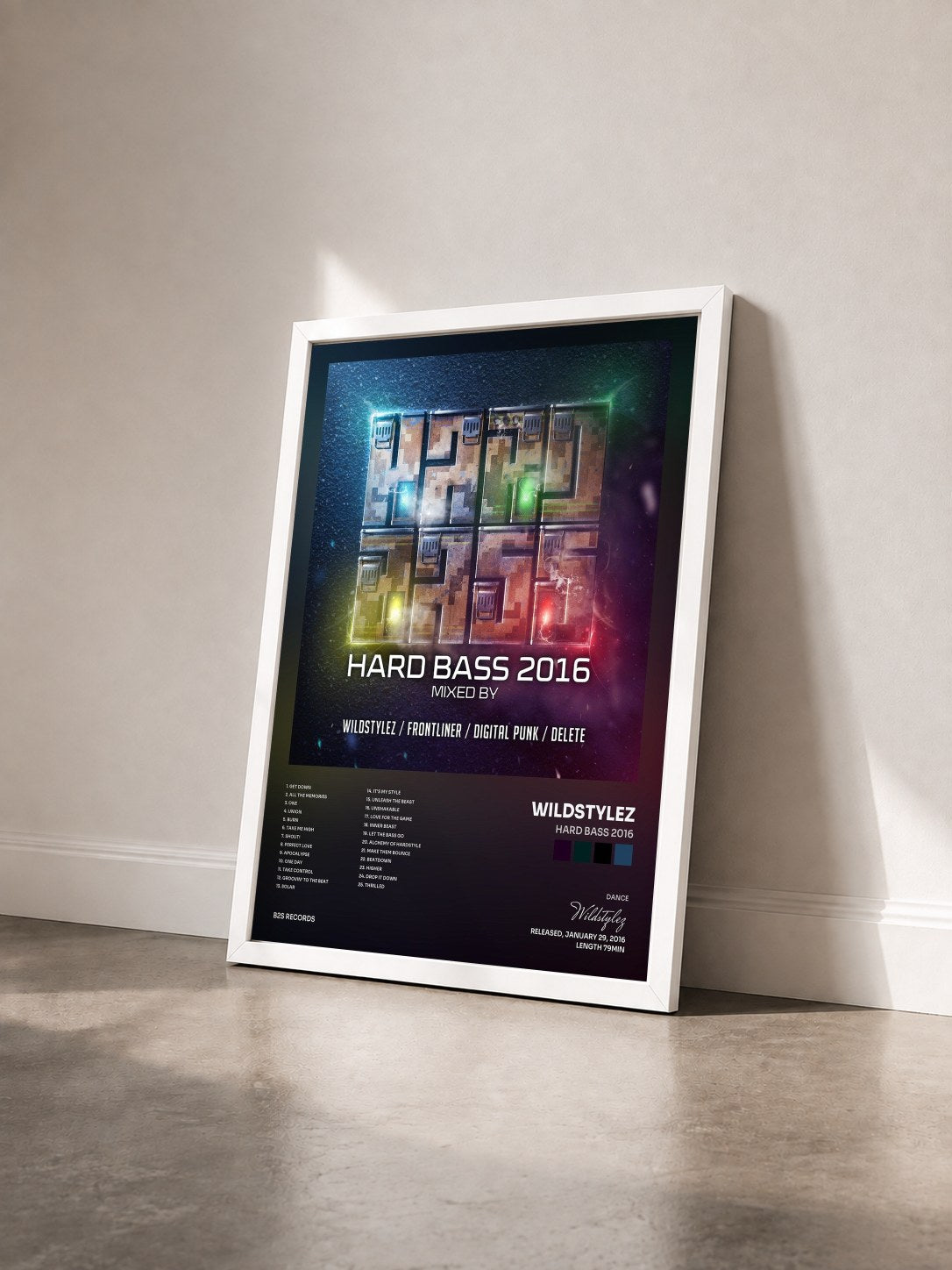 #blanc Tableau de l'album Hard Bass 2016 de Wildstylez vu de trois quarts, cadre blanc