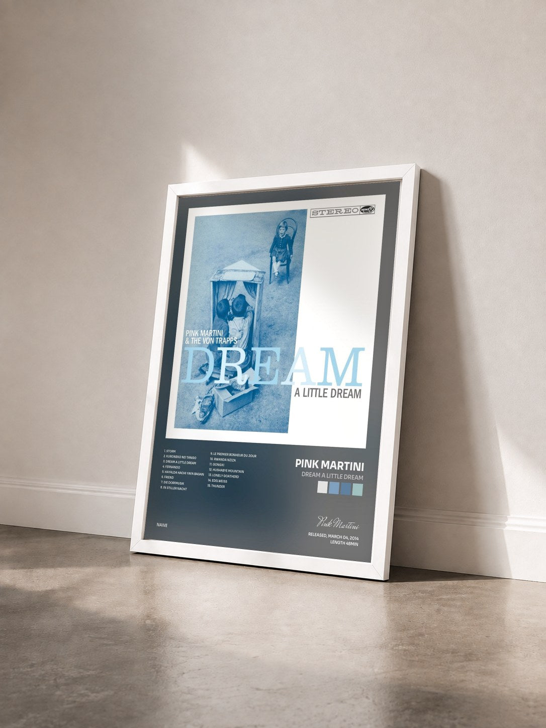 #blanc Tableau de l'album Dream a Little Dream de Pink Martini vu de trois quarts, cadre blanc
