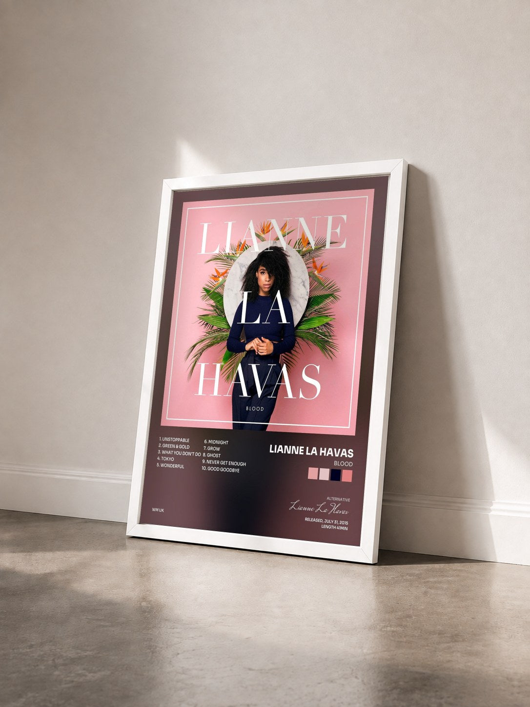 #blanc Tableau de l'album Blood de Lianne La Havas vu de trois quarts, cadre blanc